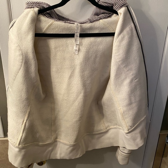 Lululemon Hoody (Women’s) - Picture 4 of 6
